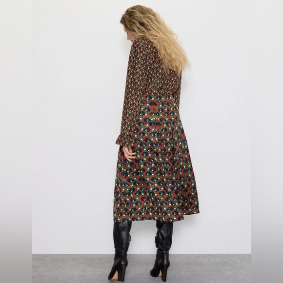 ZARA RUFFLED PRINTED BLOUSE SIZE S
Toffee 0/8570/095/745/02 - Picture 8 of 9